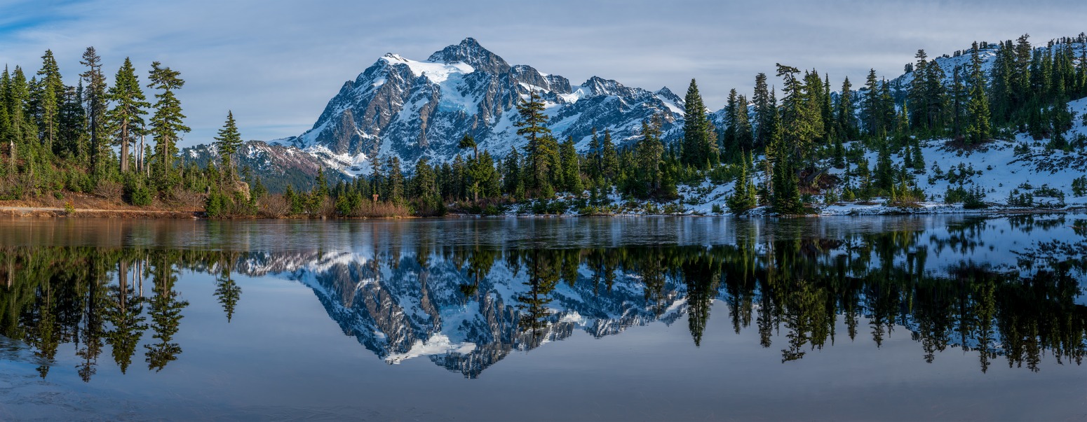 Mt,Shuksan,Reflection,In,Lake